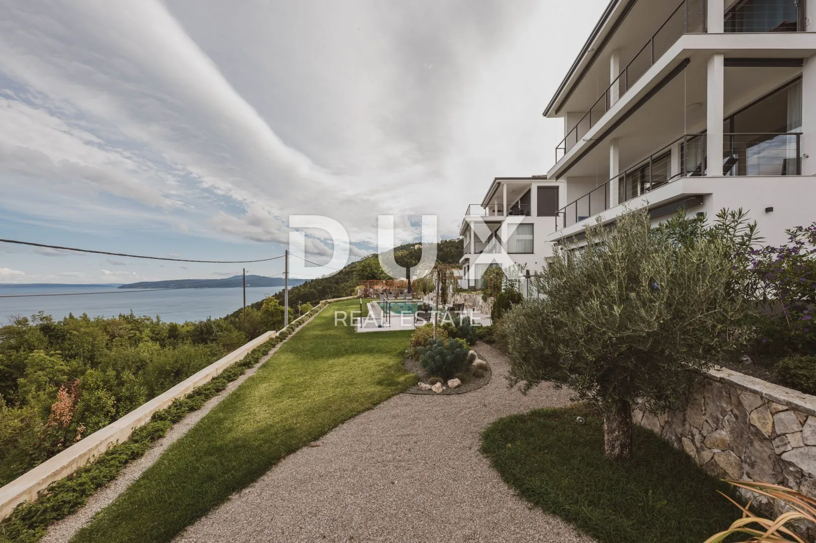 opatija, lovran, liganj - stan u vili s bazenom 120m2+terasa 27m2s panoramskim pogledom na more + okoliš 105m2 - slika 21