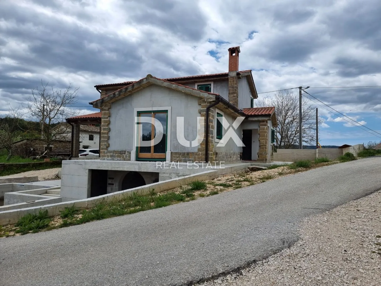istra, pazin - samostojeća kuća s bazenom - slika 10