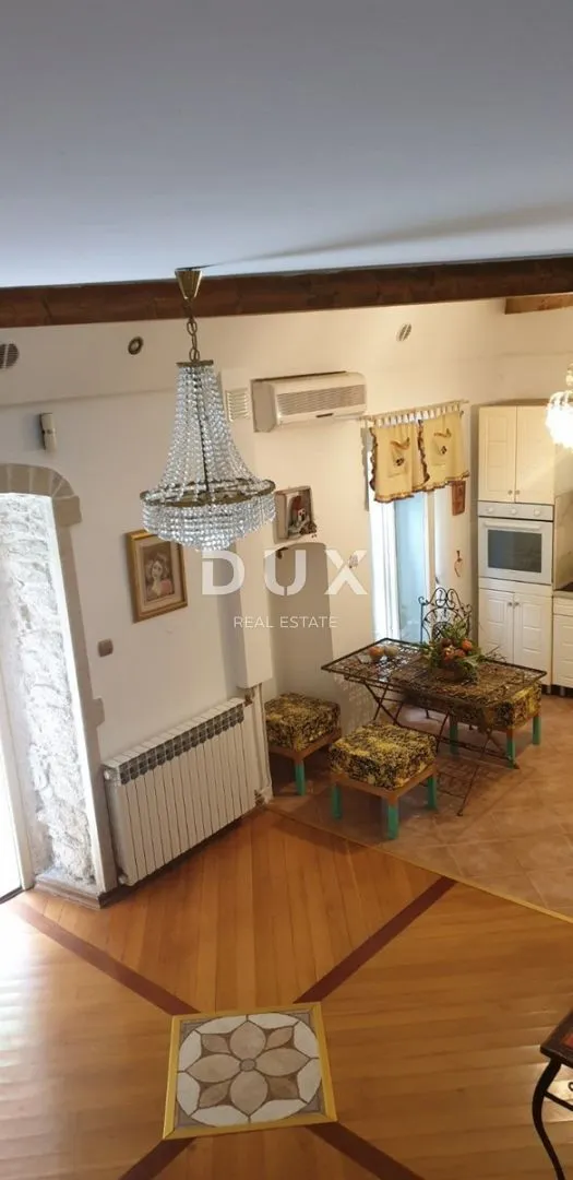 istra, pula - dvoetažni stan u centru 155 m2 - slika 3
