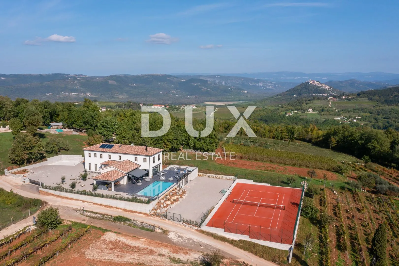 istra, motovun - luksuzna vila s pogledom na prirodu! - slika 26