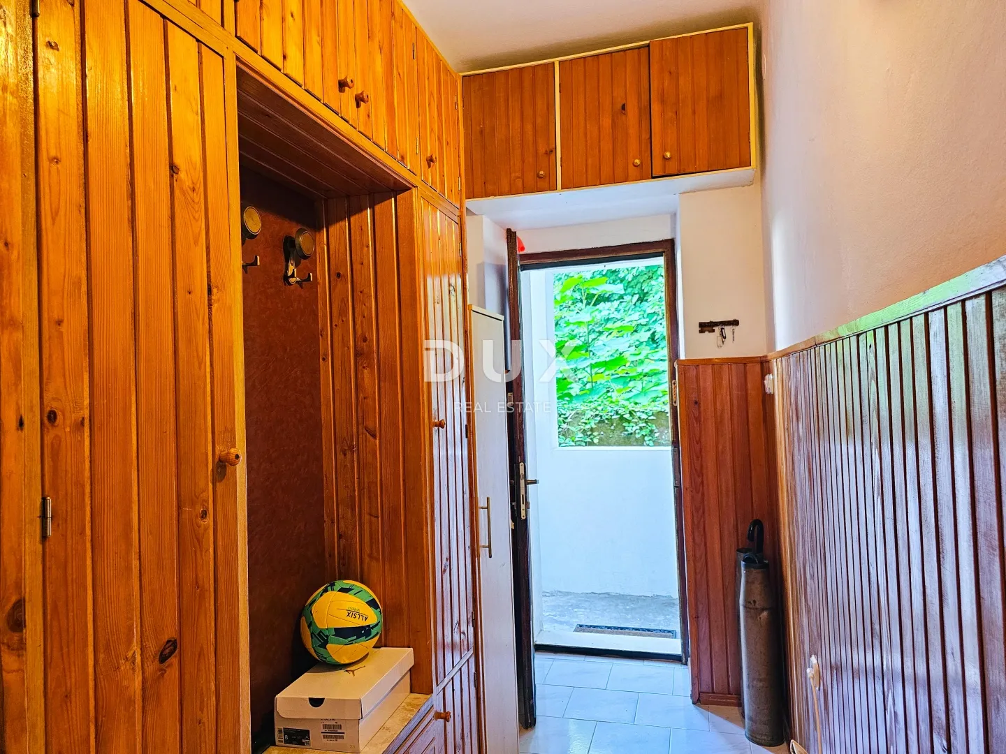 rijeka, centar - dvoetažni stan 104 m2, s dvorištem i parkingom - slika 10