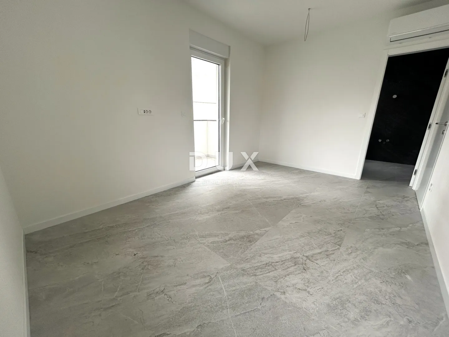 šibenik, vodice - novogradnja, 120 m od plaže, garaža, ostava, 3 sobe - slika 15