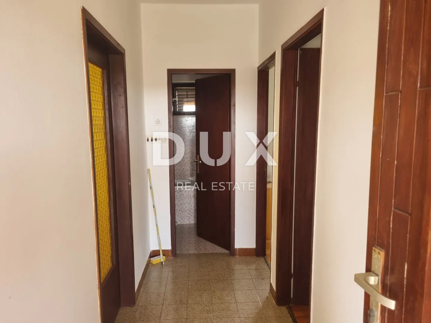 istra, tinjan - kuća sa prostranom okućnicom! - slika 16