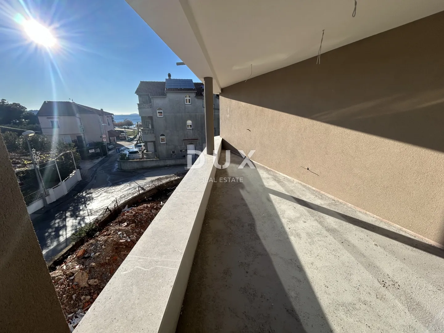 ŠIBENIK, VODICE – Novogradnja, lift, pogled na more, minutu od plaže