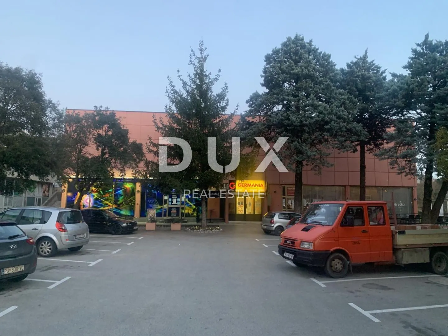istra, labin - zgrada sa 12 poslovnih prostora - slika 3