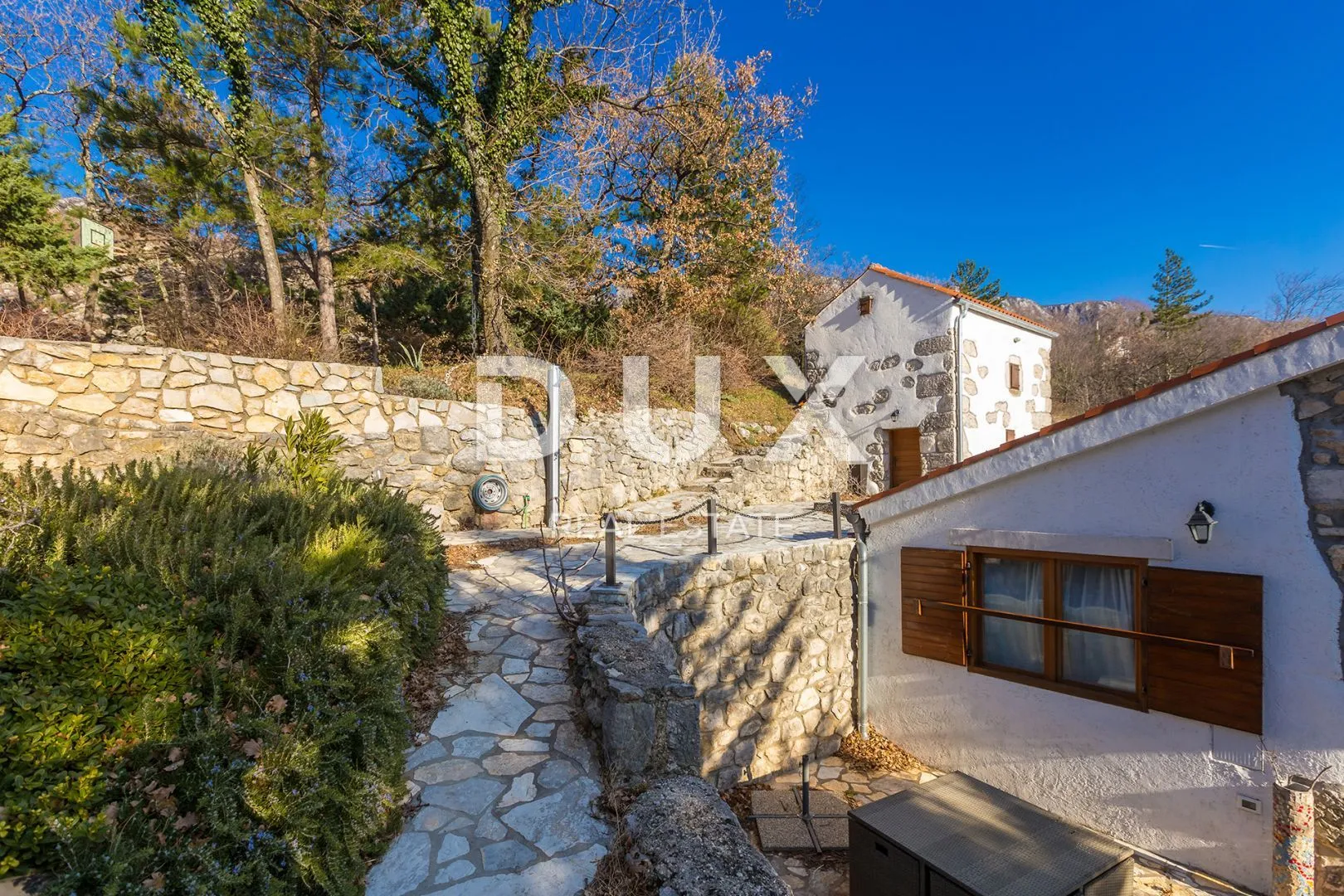 tribalj, okolica crikvenice - dvije kamene kuće s bazenom na mirnoj lokaciji okruženoj zelenilom - slika 14