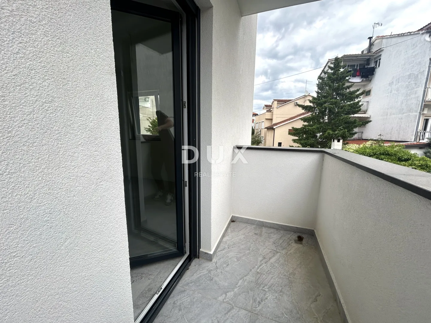 šibenik, vodice - novogradnja, 120 m od plaže, garaža, ostava, 3 sobe - slika 20