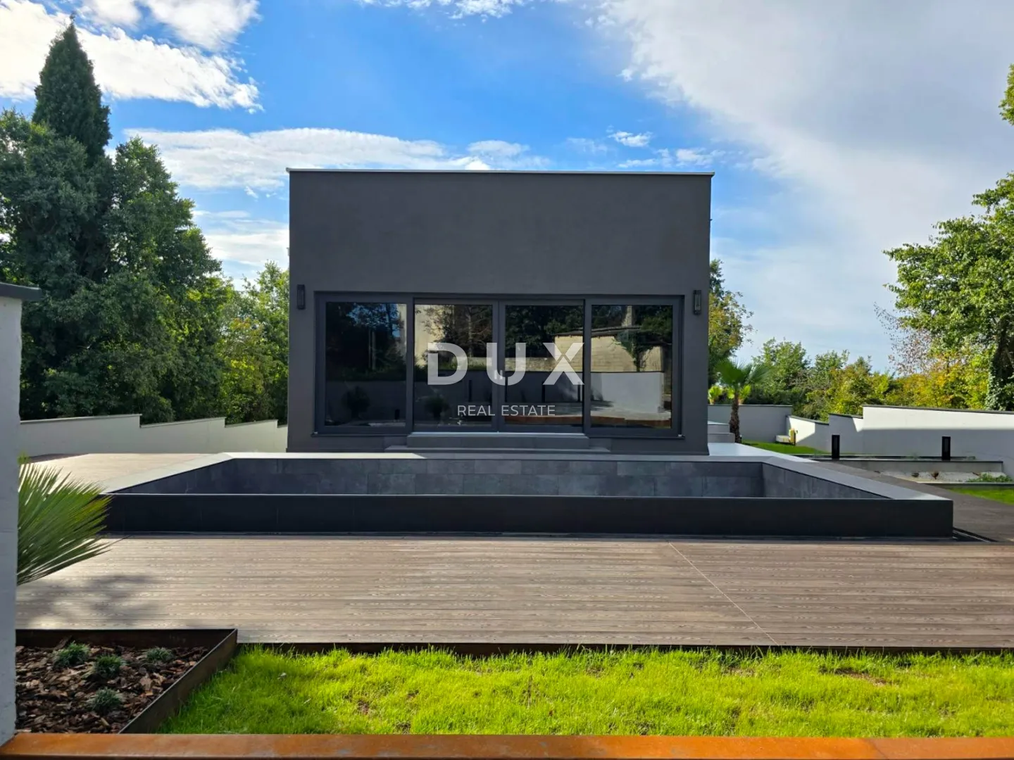 istra, barban - kuća s dva bazena na rubu naselja - slika 5