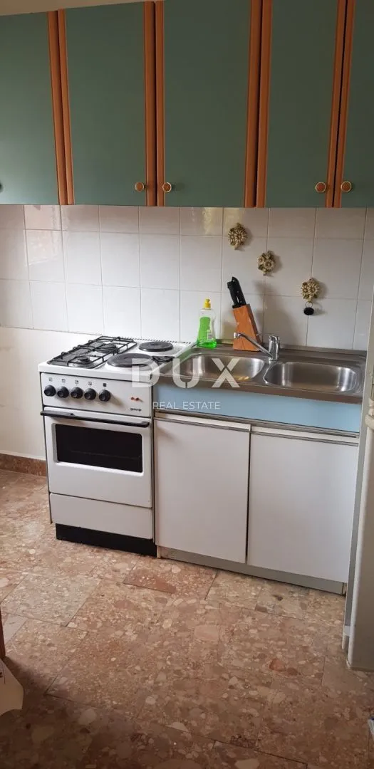 istra, ližnjan - kuća sa tri stana - slika 9