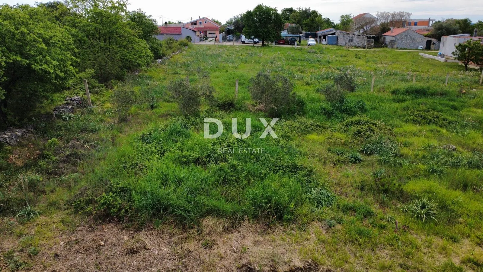 ZEMUNIK DONJI - Građevinsko zemljište 515m²