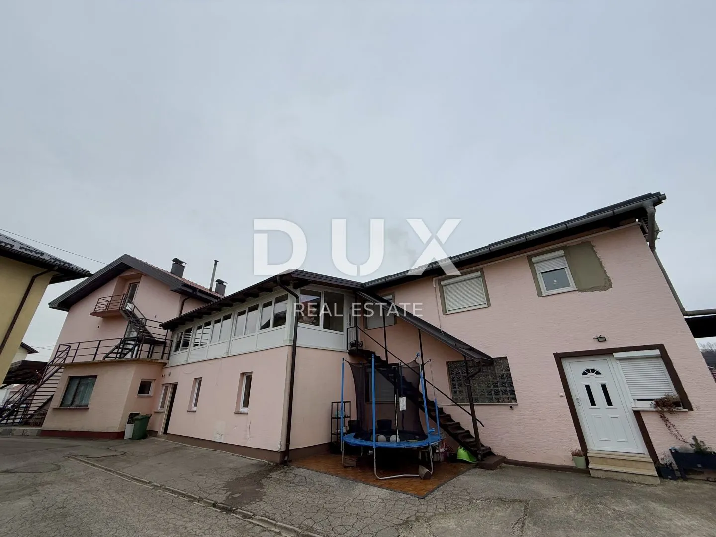 dugo selo, lukarišće - prostrana poslovno-stambena kuća 330m2 + okoliš 800m2 - slika 4