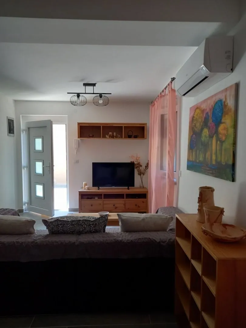 istra,pula- predivna kuća sa tri stana! - slika 17