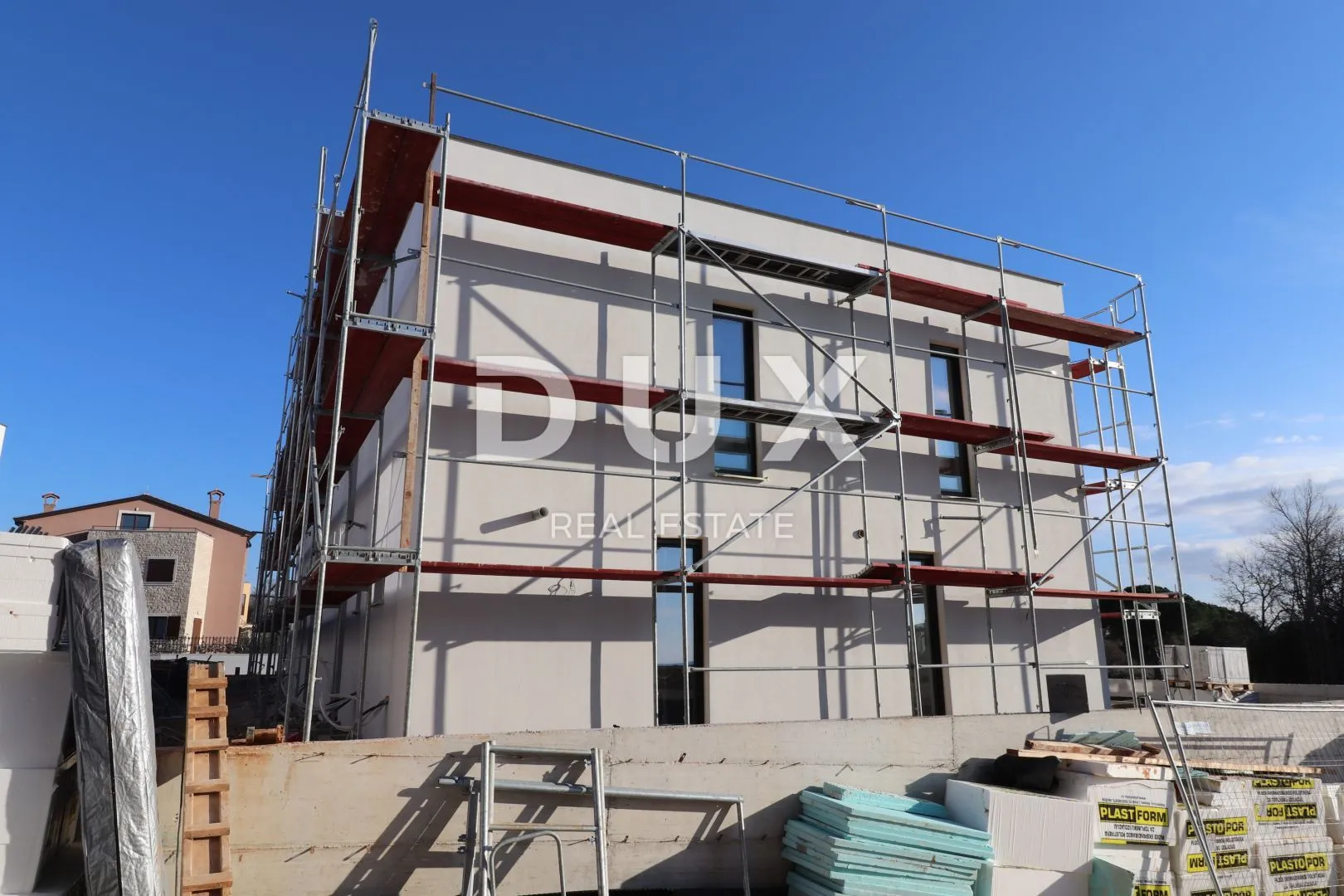 istra, poreč - luksuzna vila sa vrtom i pogledom na more - slika 55