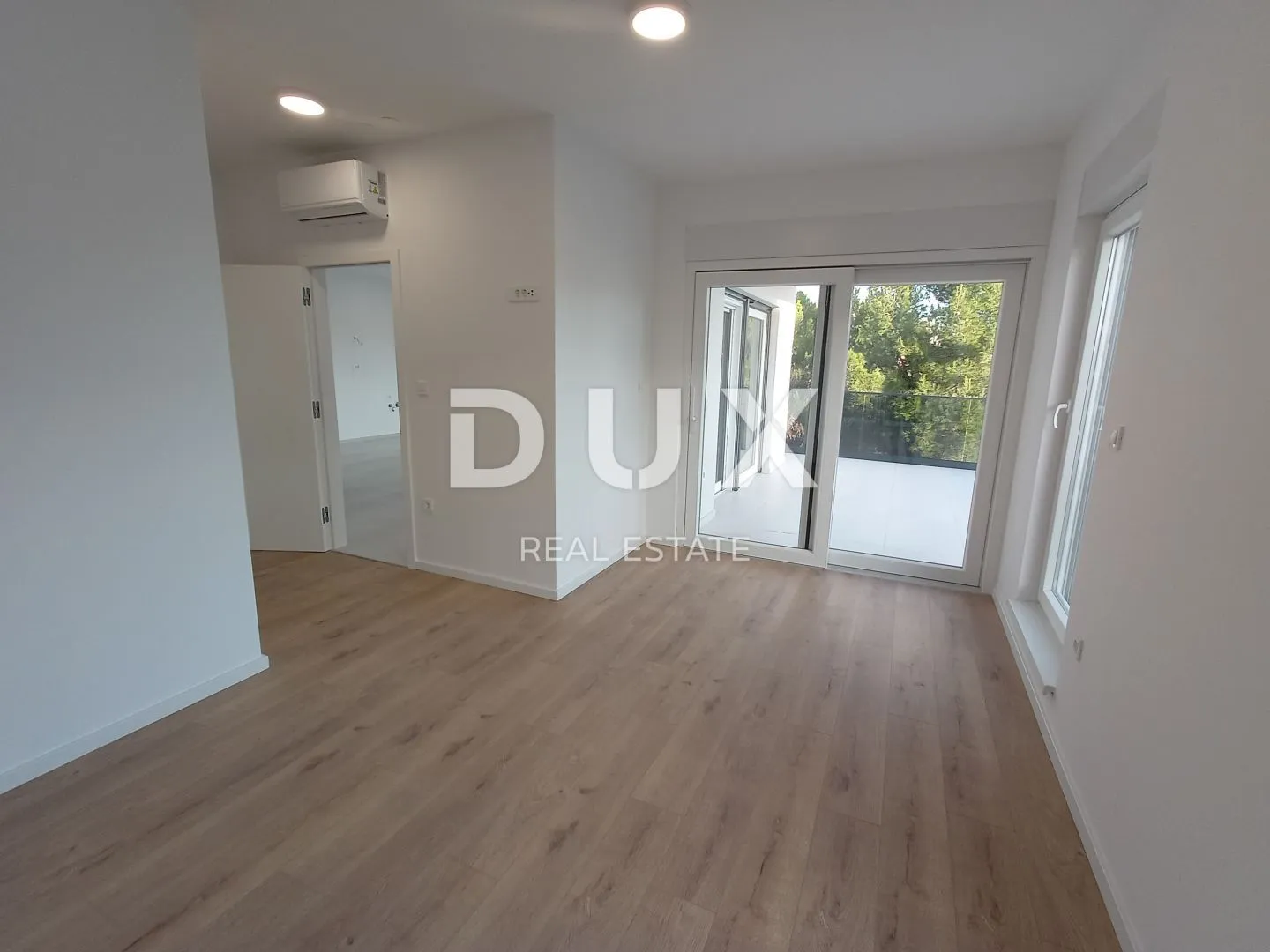 šibenik, vodice - predivan penthouse s8 pokraj mora - slika 8