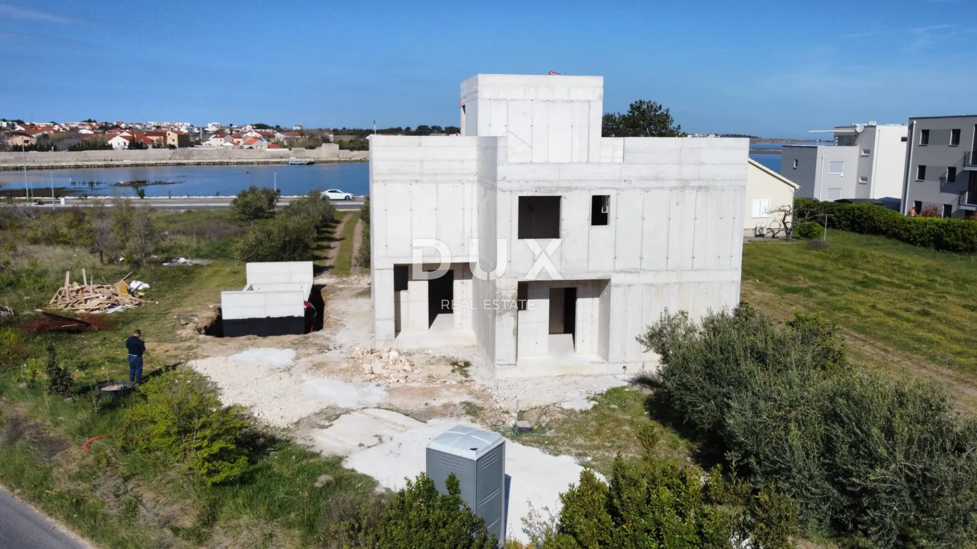 zadar, nin - duplex zgrada sa dva etažna stana i bazenima - slika 7