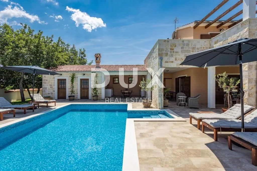 istra,svetvinčenat - rustikalna vila s bazenom - slika 2