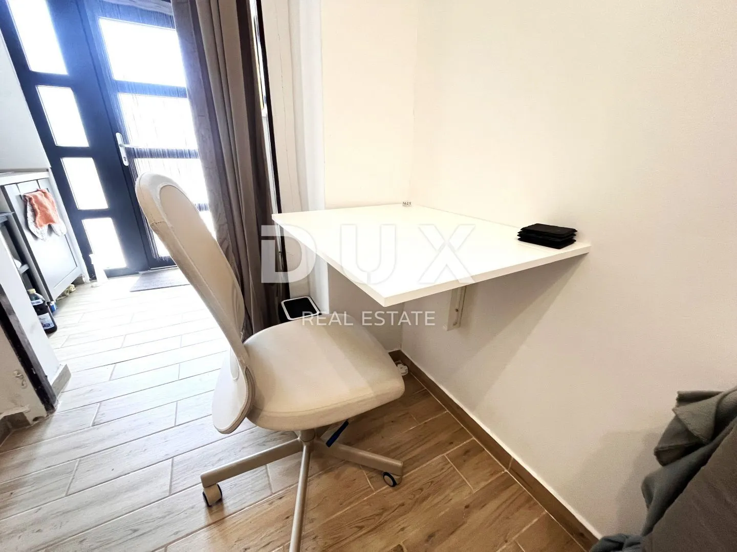 rijeka, centar - novoadaptirana garsonijera s zajedničkom terasom! - slika 6