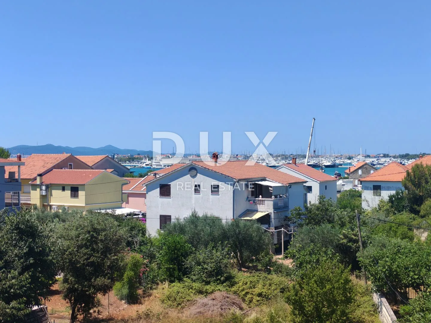 zadar, sukošan - prostrani namješten stan s pogledom na more u blizini centra! - slika 2