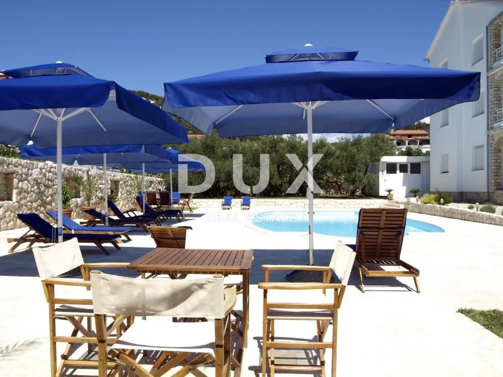 otok rab, barbat - vila sa 5 apartmana i bazenom - slika 3
