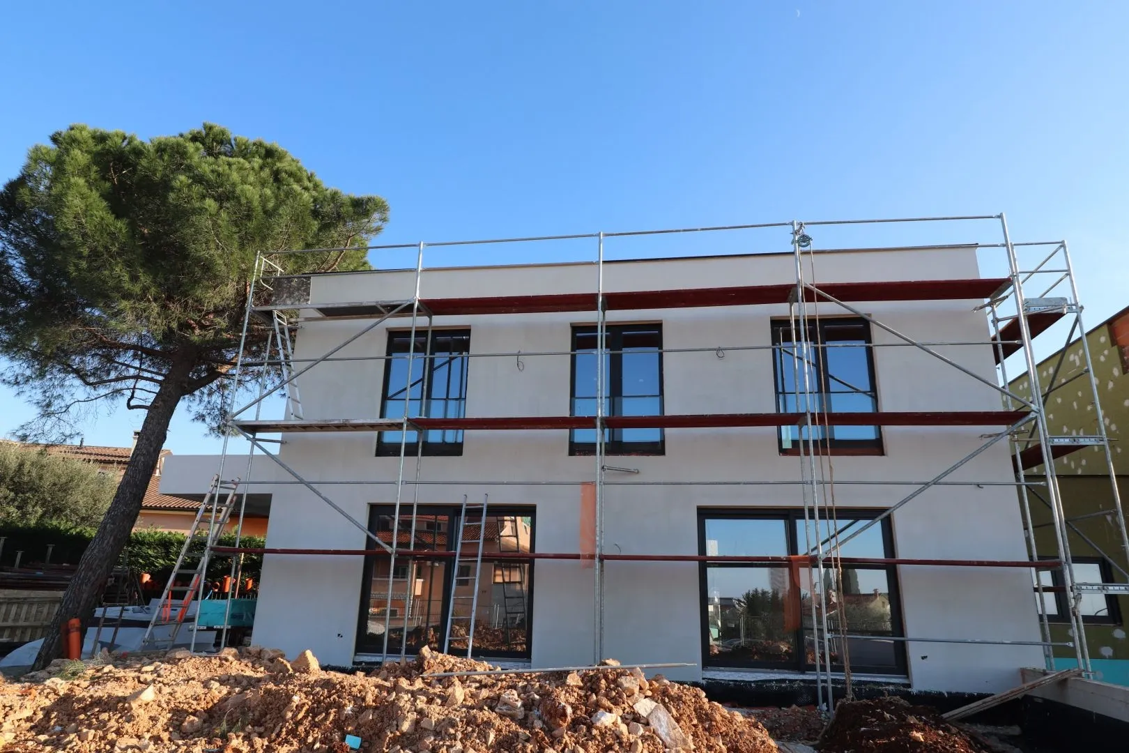 istra, poreč - lux vila sa vrtom i pogledom na more - slika 27
