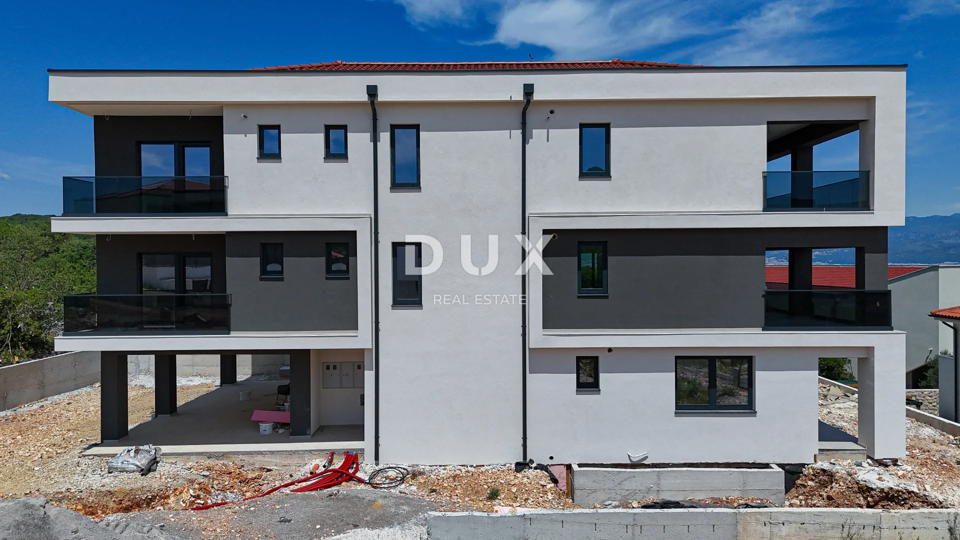 otok krk, vrbnik - luksuzni apartman s bazenom - slika 12