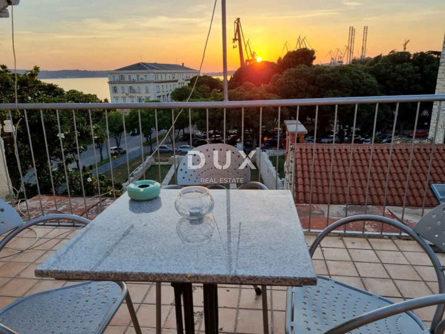 istra, pula - stambena zgrada sa tri stana i poslovnim prostorom u srcu pule! - slika 18