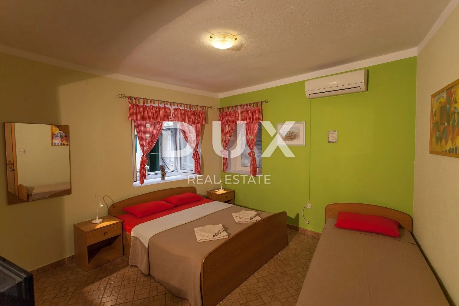 otok cres, grad cres - stara jezgra kuća, restaurant, dvoetažni stan, apartmani - slika 13
