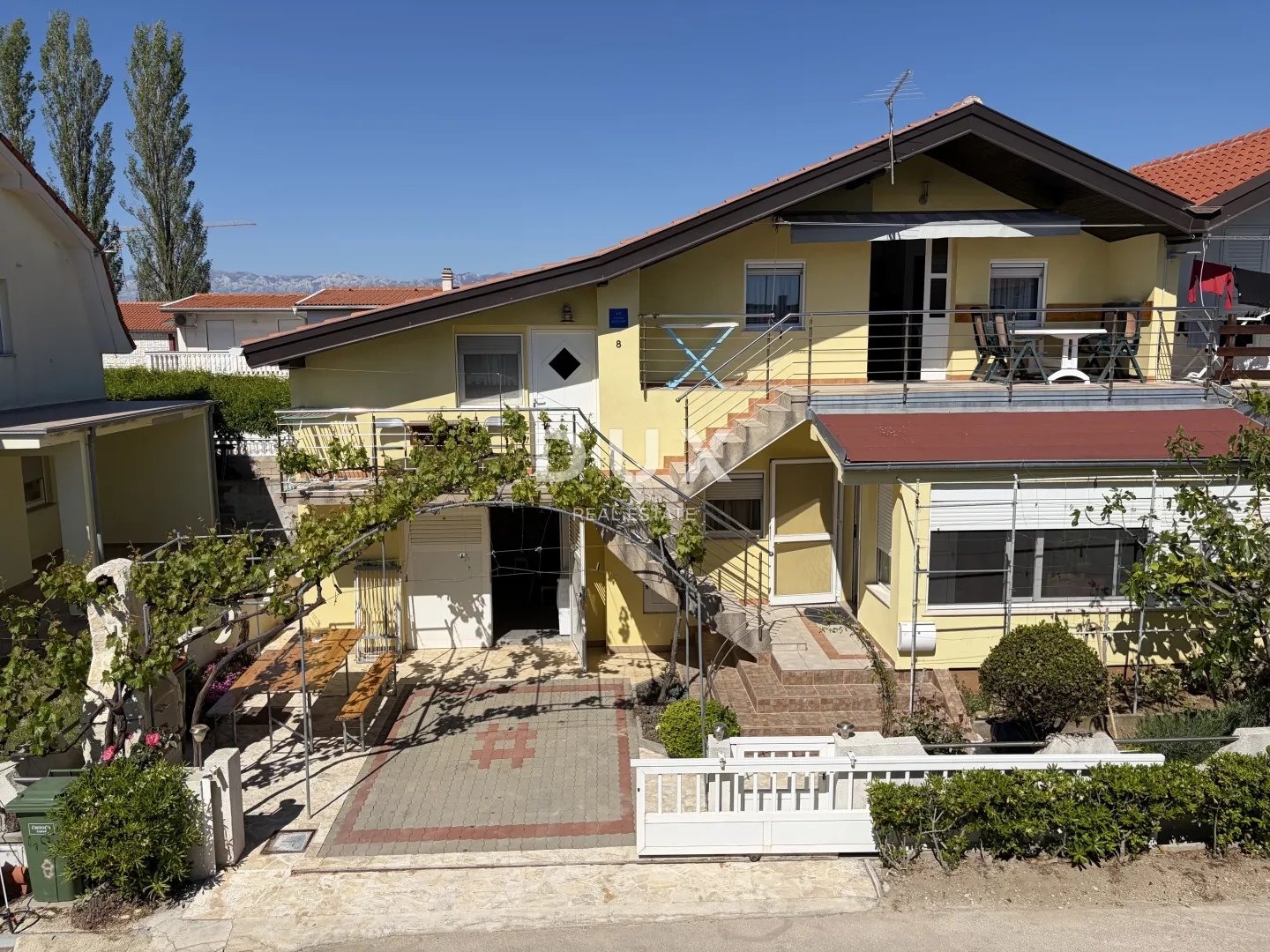 VRSI,ZUKVE-Apartmanska kuća 150m od mora