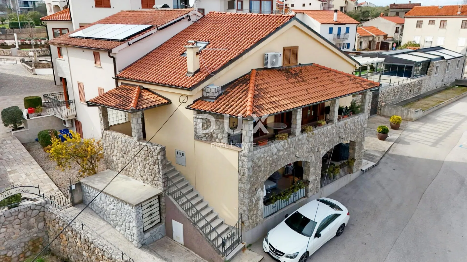 otok krk, malinska - kuća prvi red do mora - slika 17