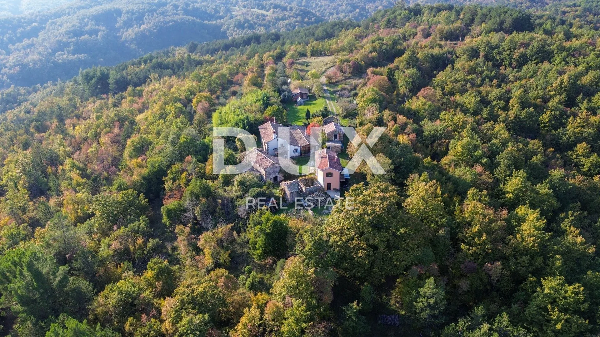 istra, lupoglav, kuća, 646 m2, 8 kuća na imanju 22.000 m2 - slika 2