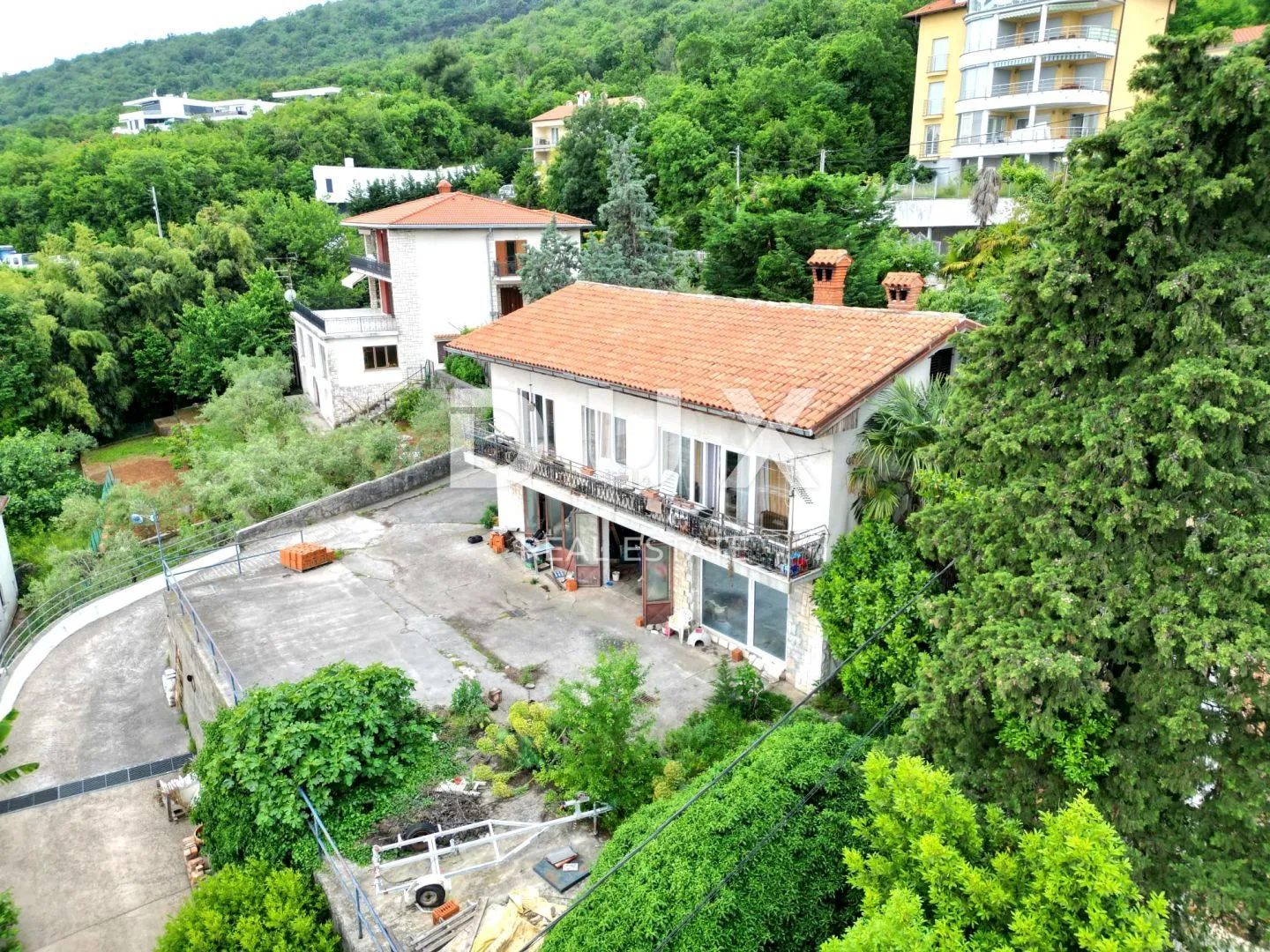 opatija, centar- samostojeća kuća 250m2 s panoramskim pogledom na more + okoliš 740m2 - slika 36
