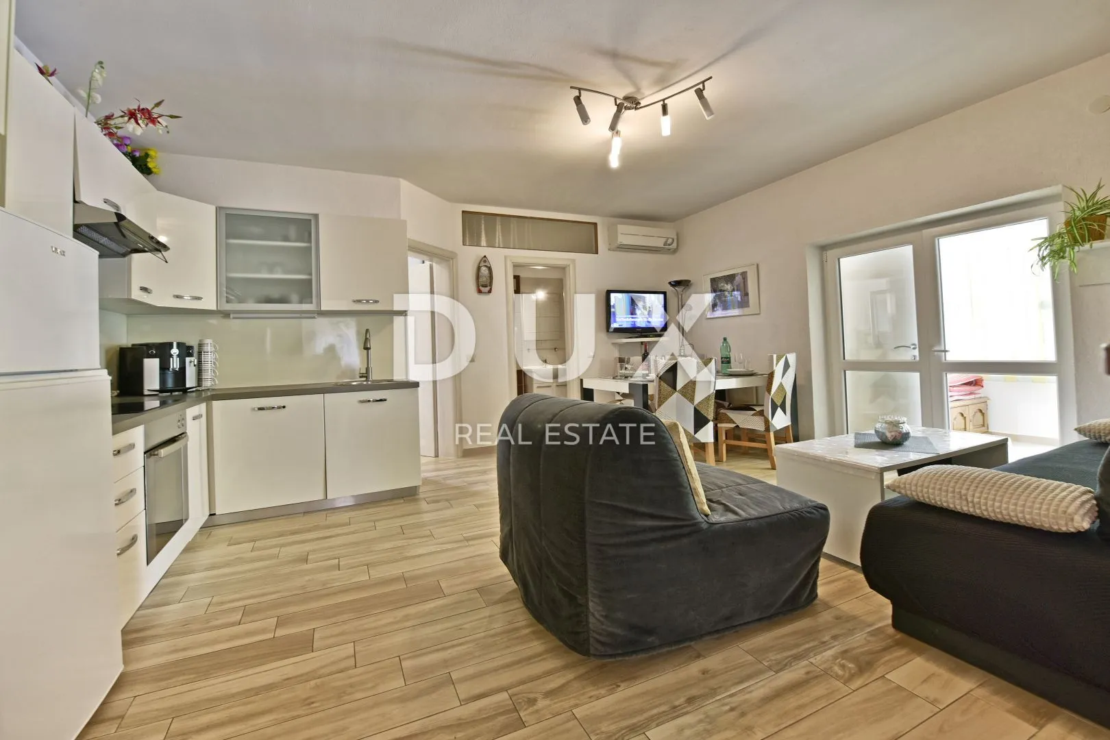 istra, poreč - apartmanska kuća sa bazenom - slika 9