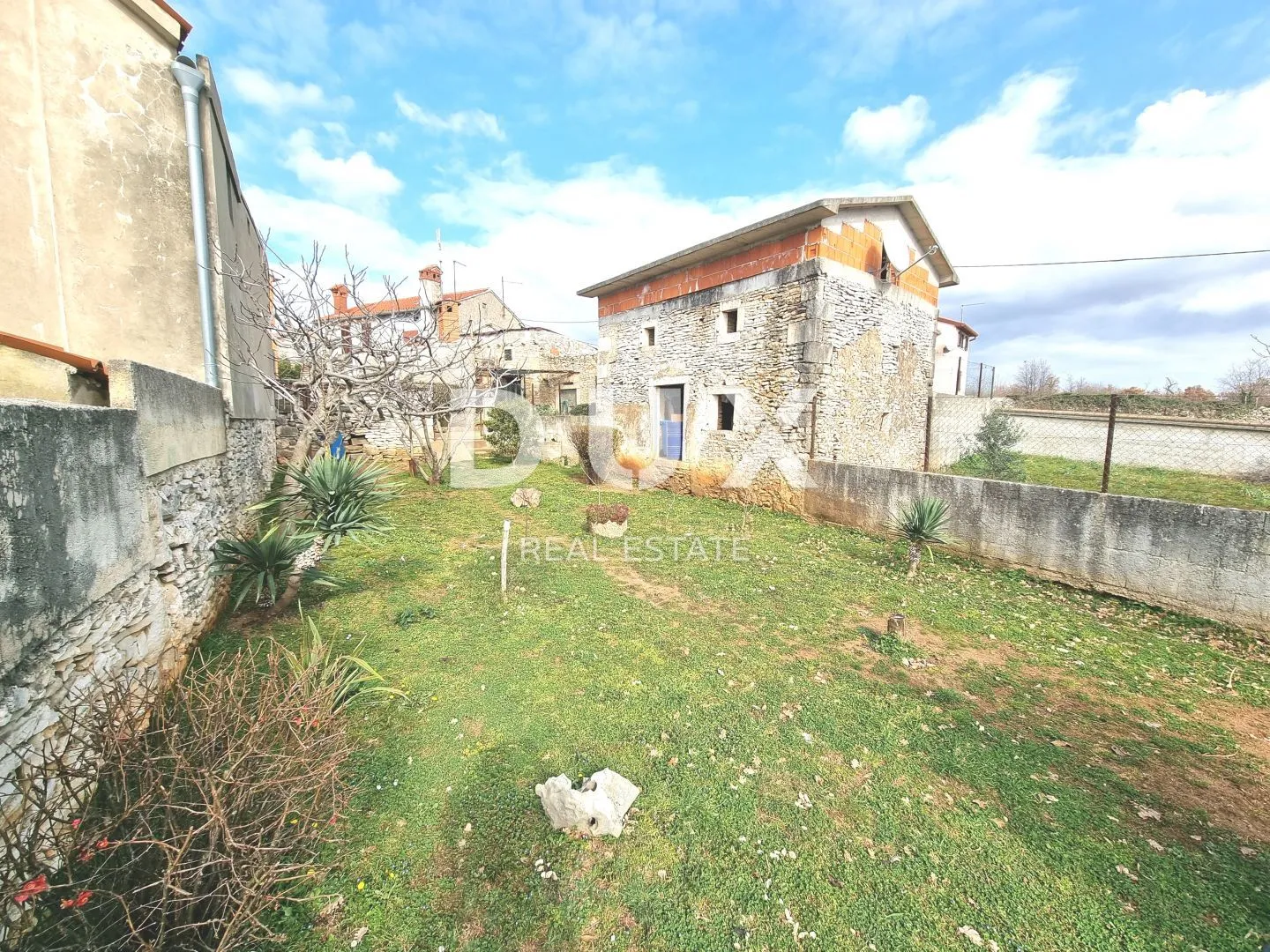 istra, marčana kamene kuće za renovaciju na selu s lijepim dvorištem - slika 8