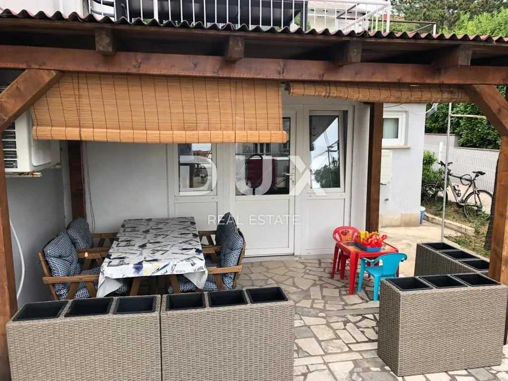 crikvenica, selce - prizemlje kuće s tri apartmana, 150 m od mora - slika 17