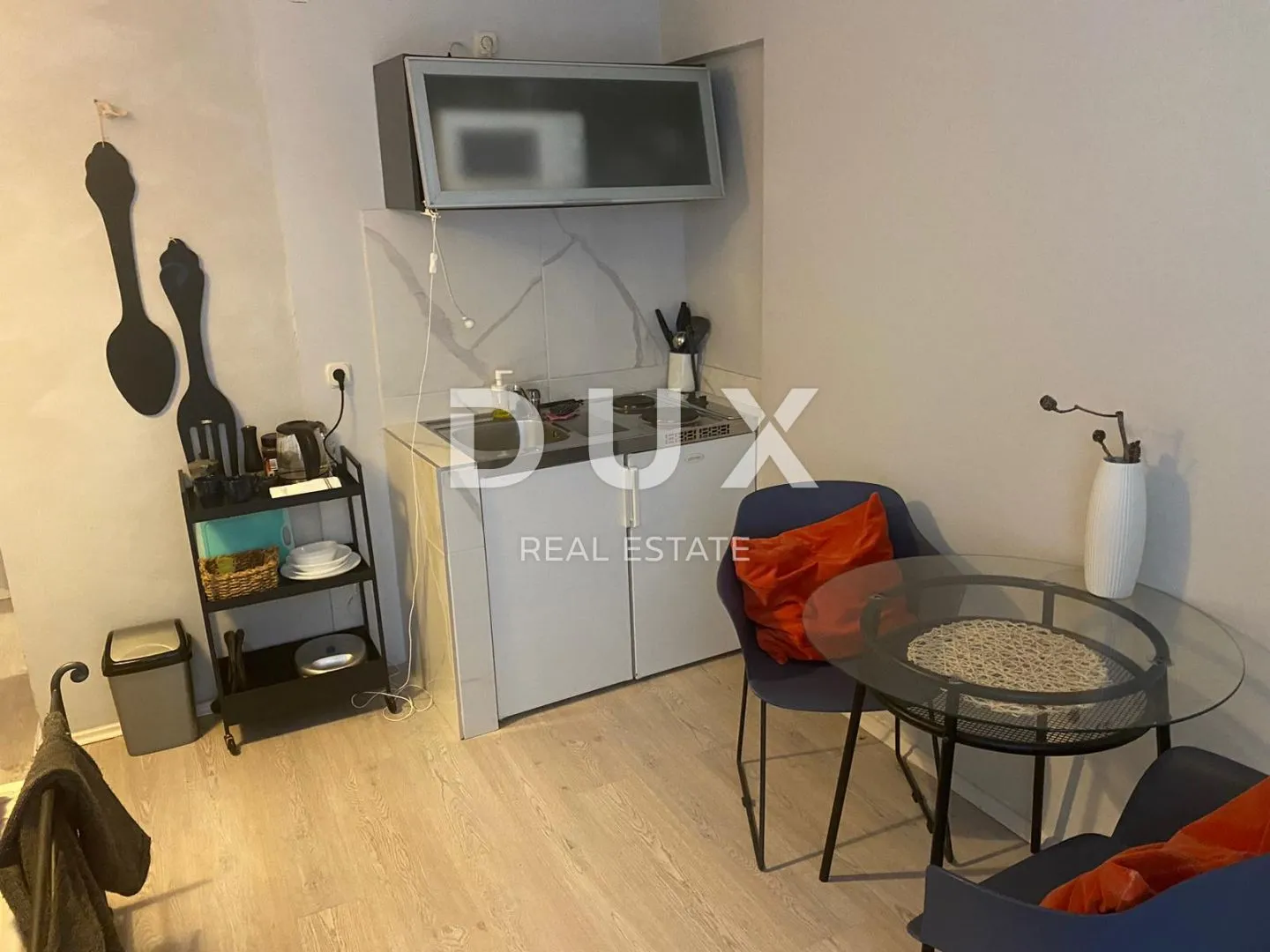 otok krk, njivice - etaža kuće na prvom katu s dva apartmana - slika 4