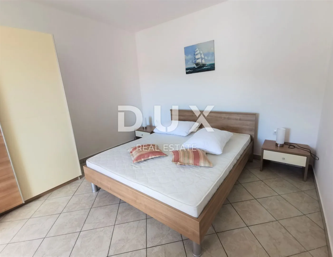 istra, rabac - dva apartmana, prvi red do mora - slika 17