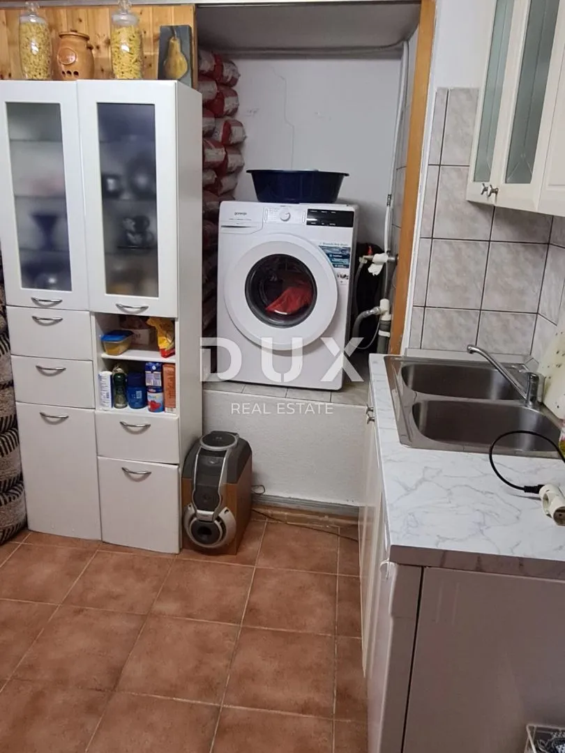 krk, omišalj centar - novo adaptirana kuća u starom gradu + dvorište!!! prilika!!! - slika 28