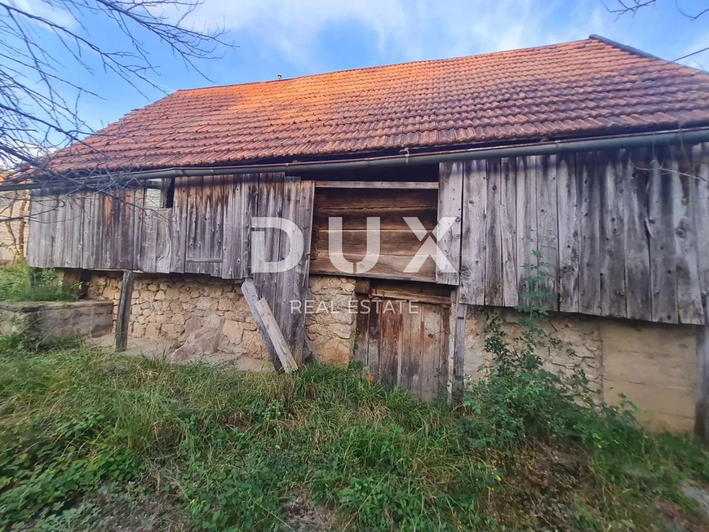 lika, dubrave - starina s većom okućnicom - slika 7