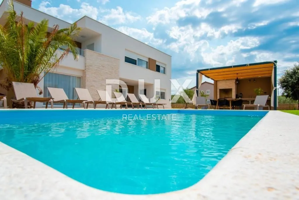 otok pag, mandre - luksuzna vila s bazenom - slika 3