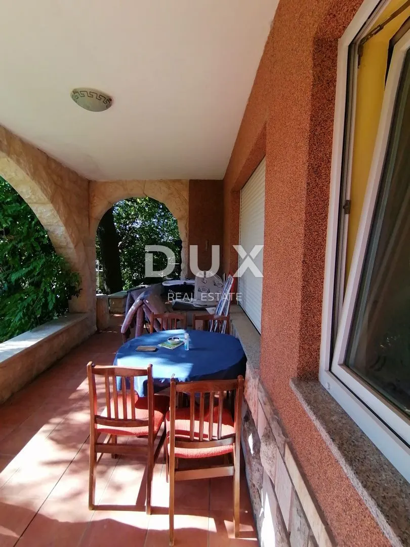 istra, pula - dva stana u centru grada 60m2 - slika 13