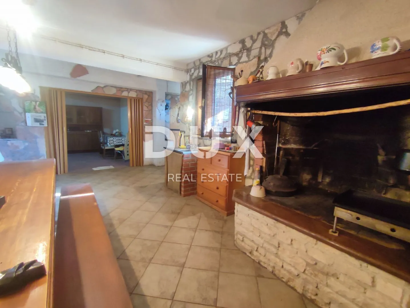 istra, pula, veli vrh - impozantna obiteljska vila nadomak grada - slika 163