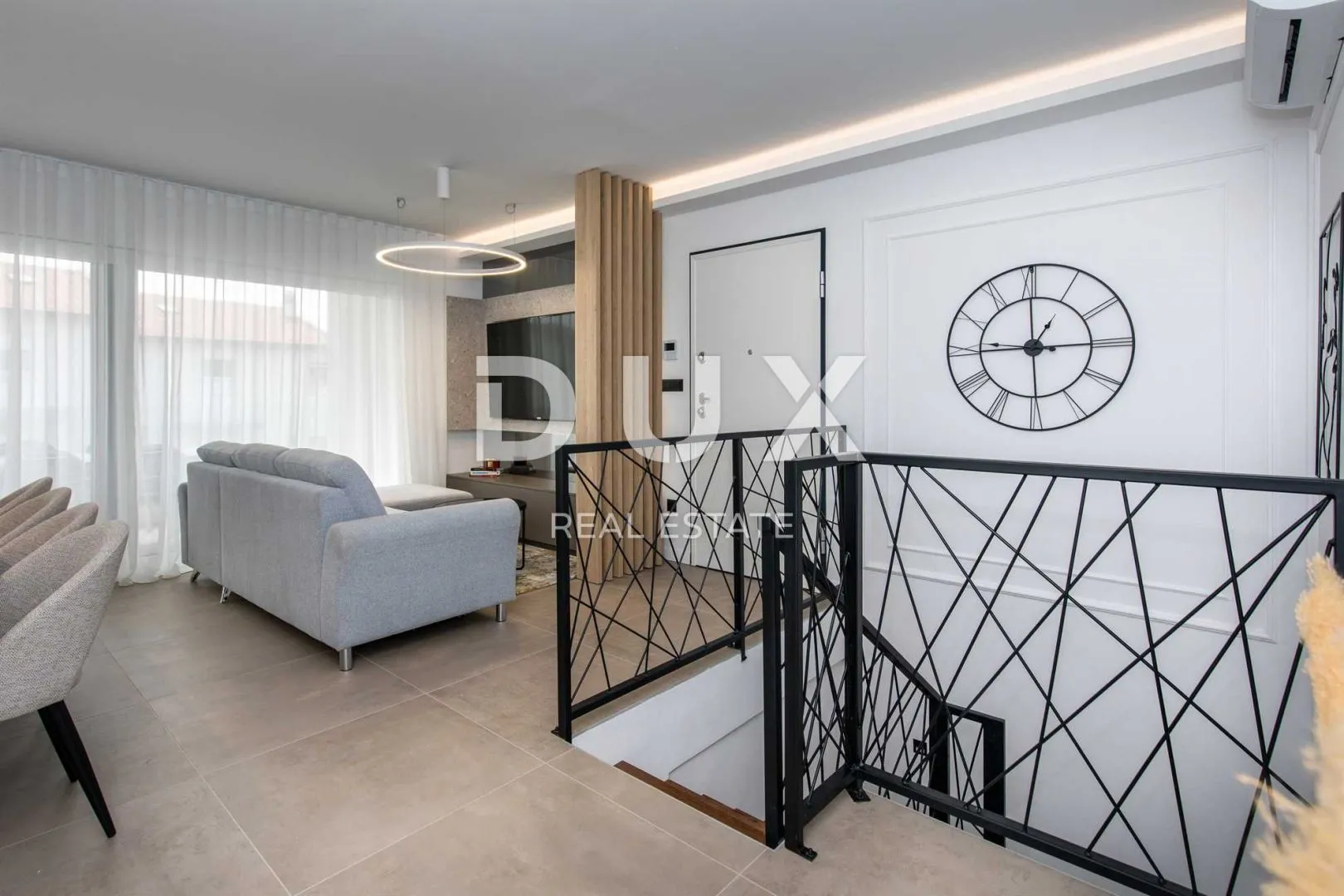 otok krk, grad krk – dvoetažni apartman s okućnicom i bazenom u blizini mora - slika 16