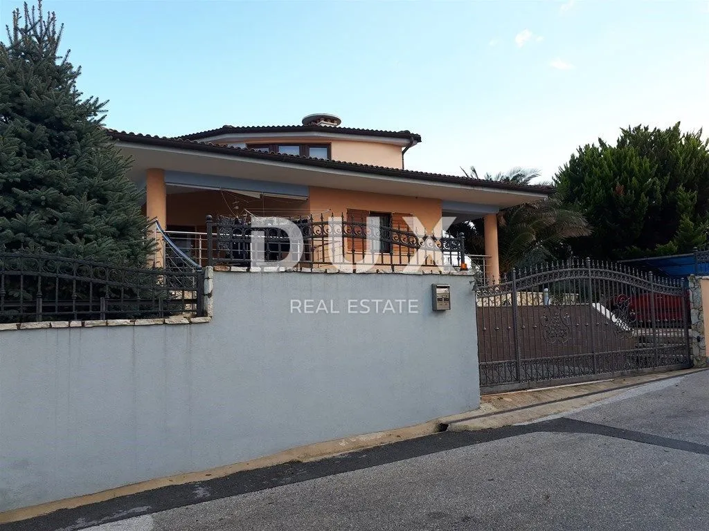 istra, medulin - obiteljska kuća 300 m od mora - slika 10