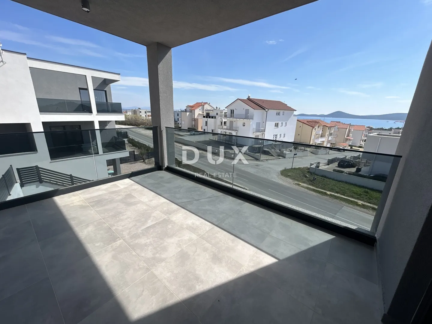 šibenik, vodice – duplex s bazenom i trajnim, otvorenim pogledom - slika 37