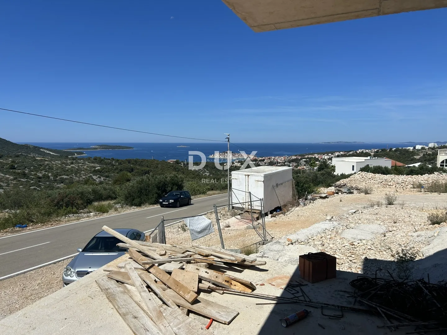primošten – stan s pogledom na more, vrtom, jacuzzijem i garažom - slika 8