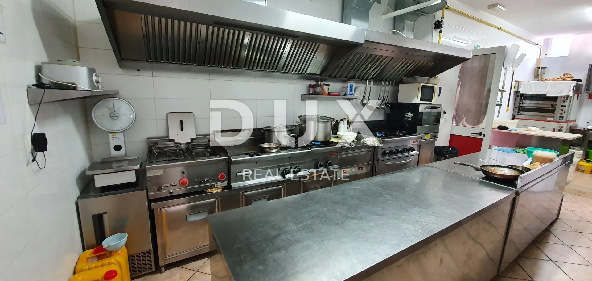 istra, kršan - poslovni prostor - restoran s uhodanim poslom 300,75m2 - slika 14