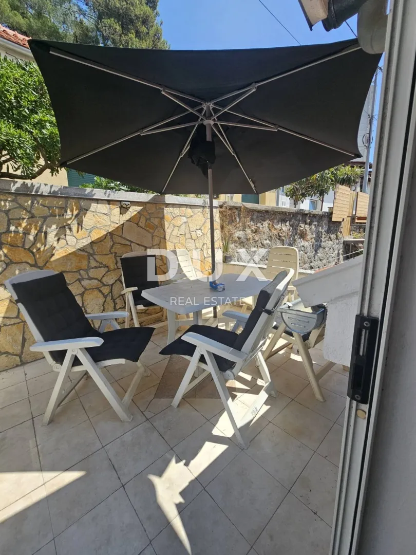 rijeka, škurinje - stan sa dva odvojena apartmana sa čak 5 spavaćih soba - slika 6