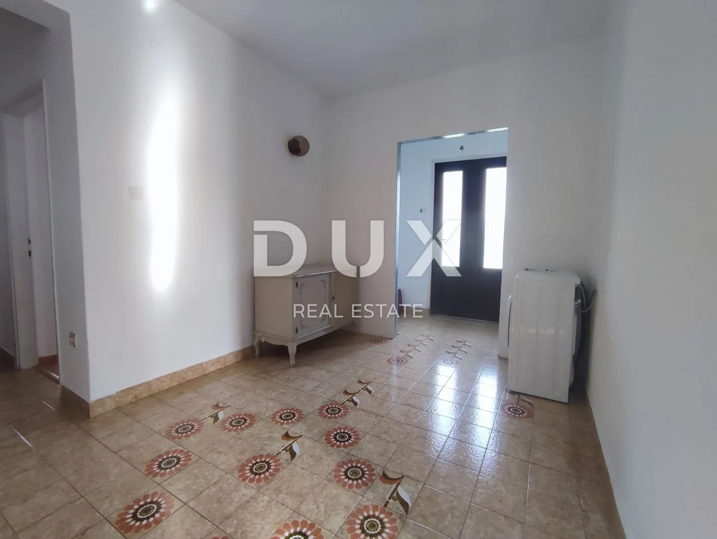 istra, pula - stan na vidikovcu 2s + db, 3 balkona, parkirno mjesto i vrt! - slika 3
