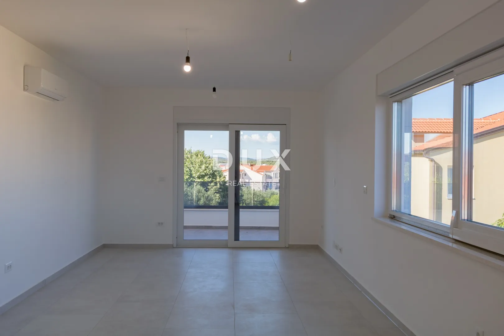 dalmacija, vodice - 2s+db sa panoramskom krovnom terasom - slika 2