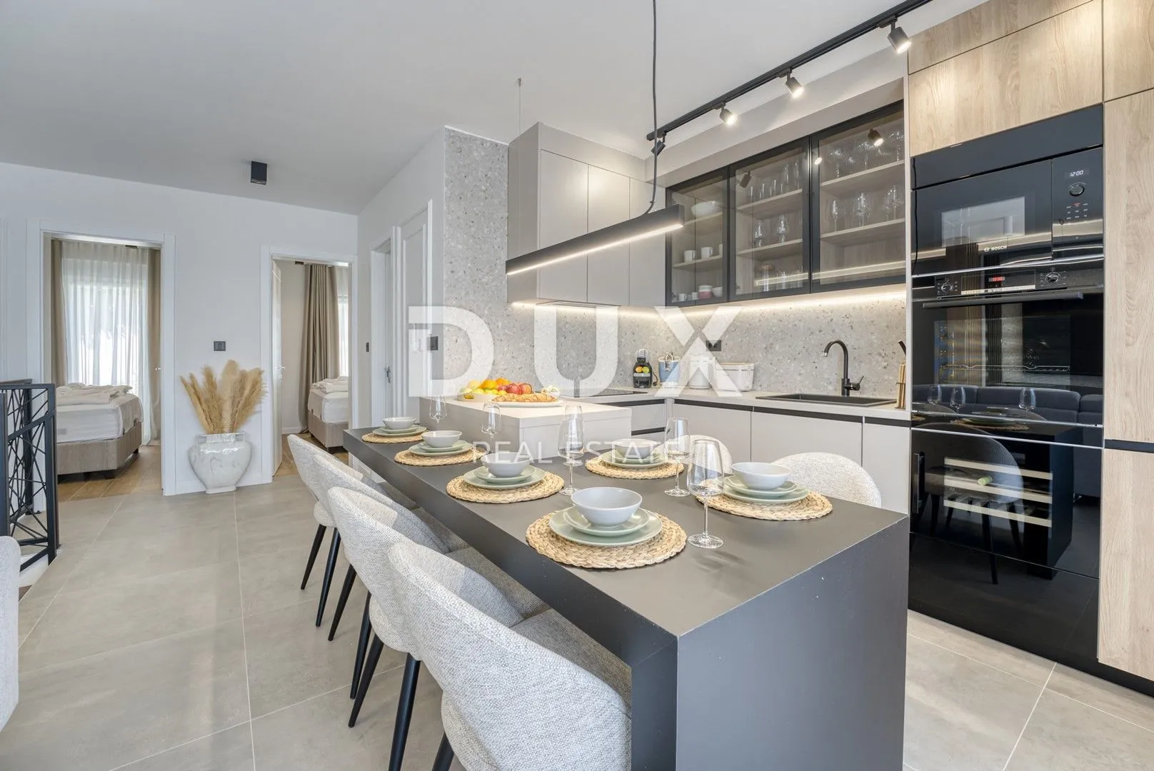 otok krk, grad krk – dvoetažni apartman s okućnicom i bazenom u blizini mora - slika 35
